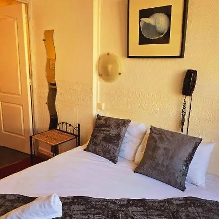 Alexandra Centre Μπουλόν-Σιρ-Μερ