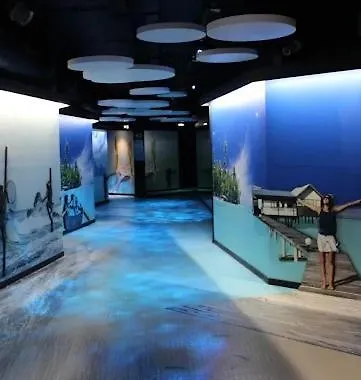 Alexandra Centre Hotel 2*