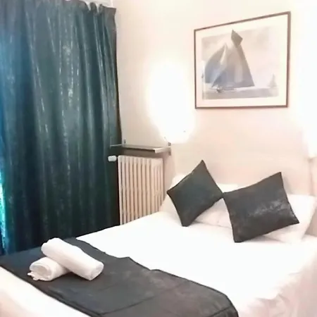 Alexandra Centre Hotel