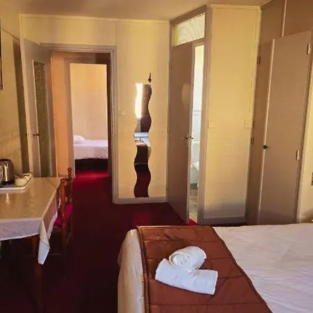 Alexandra Centre Hotel 2*